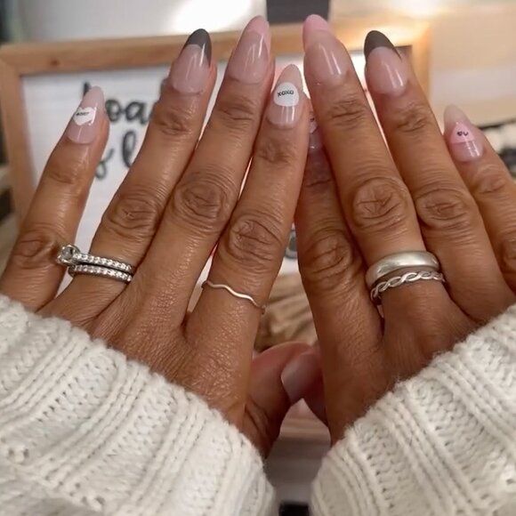 KISS Voguish Fantasy Nails Medium Length - Red Roses - Picture 5 of 11